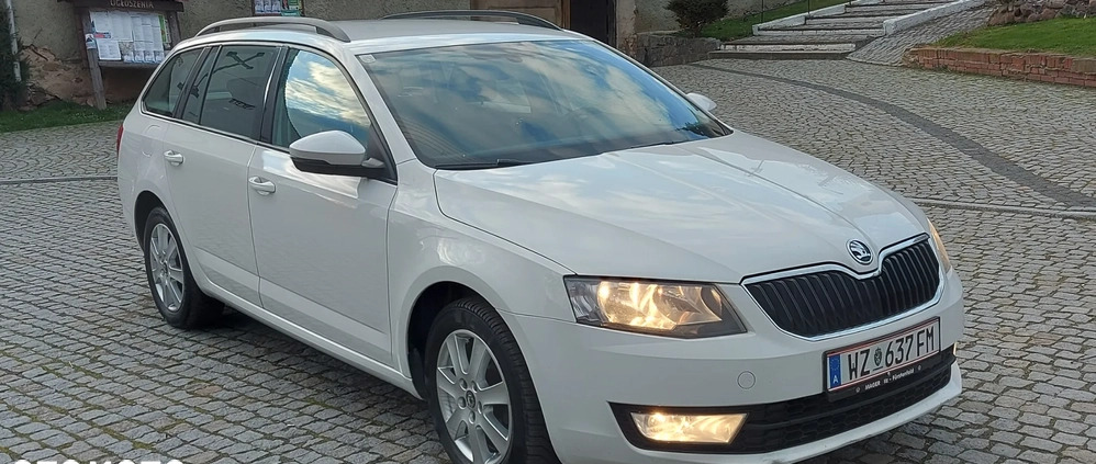 Skoda Octavia cena 29900 przebieg: 220000, rok produkcji 2016 z Myślenice małe 232